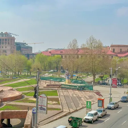Квартира С Французским Балконом Yerevan Exterior photo
