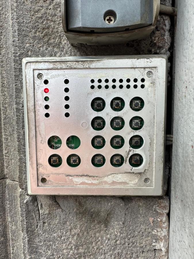 с французским балконом Apartment *