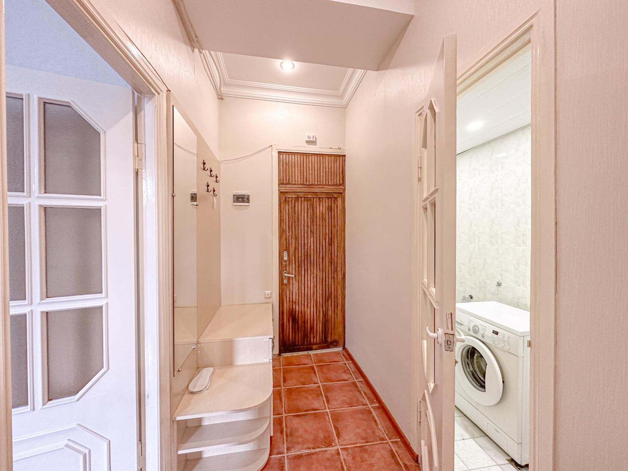 с французским балконом Apartment